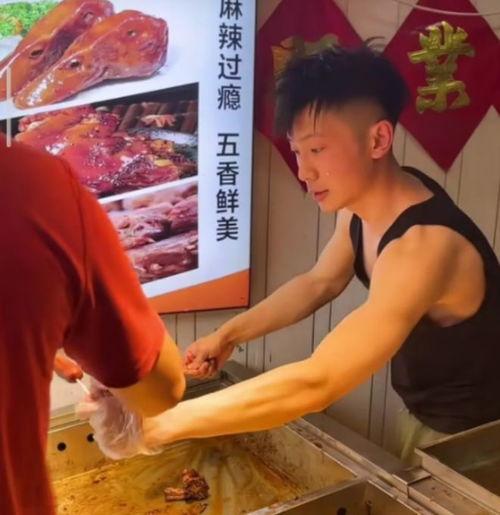 淄博鸭头小哥被爆料视频,鸭头界的“网红”传奇