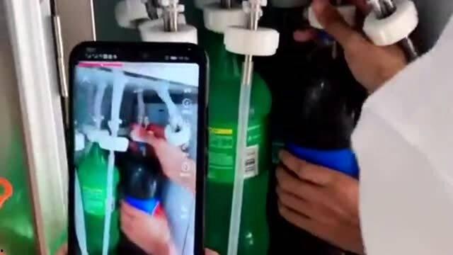 可乐机器怎么操作视频,轻松学会自助点饮技巧