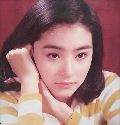 林青霞年轻采访视频,青春岁月里的美丽传奇